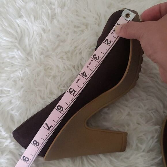 FASHION FOCUS Brown Suede Hells Rubber Sole Size 4 - Picture 9 of 10